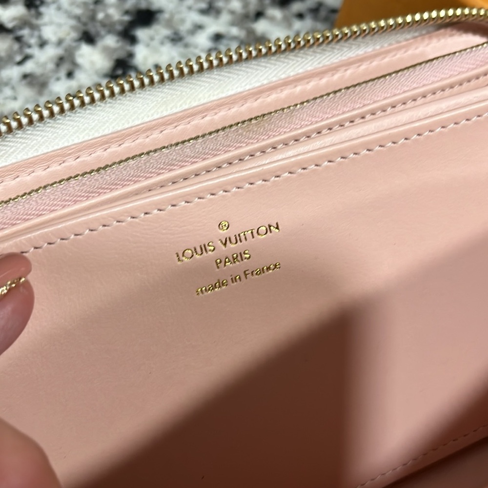 Louis Vuitton Coussin Wallet w/box & dustbag COA included - Picture 8 of 13